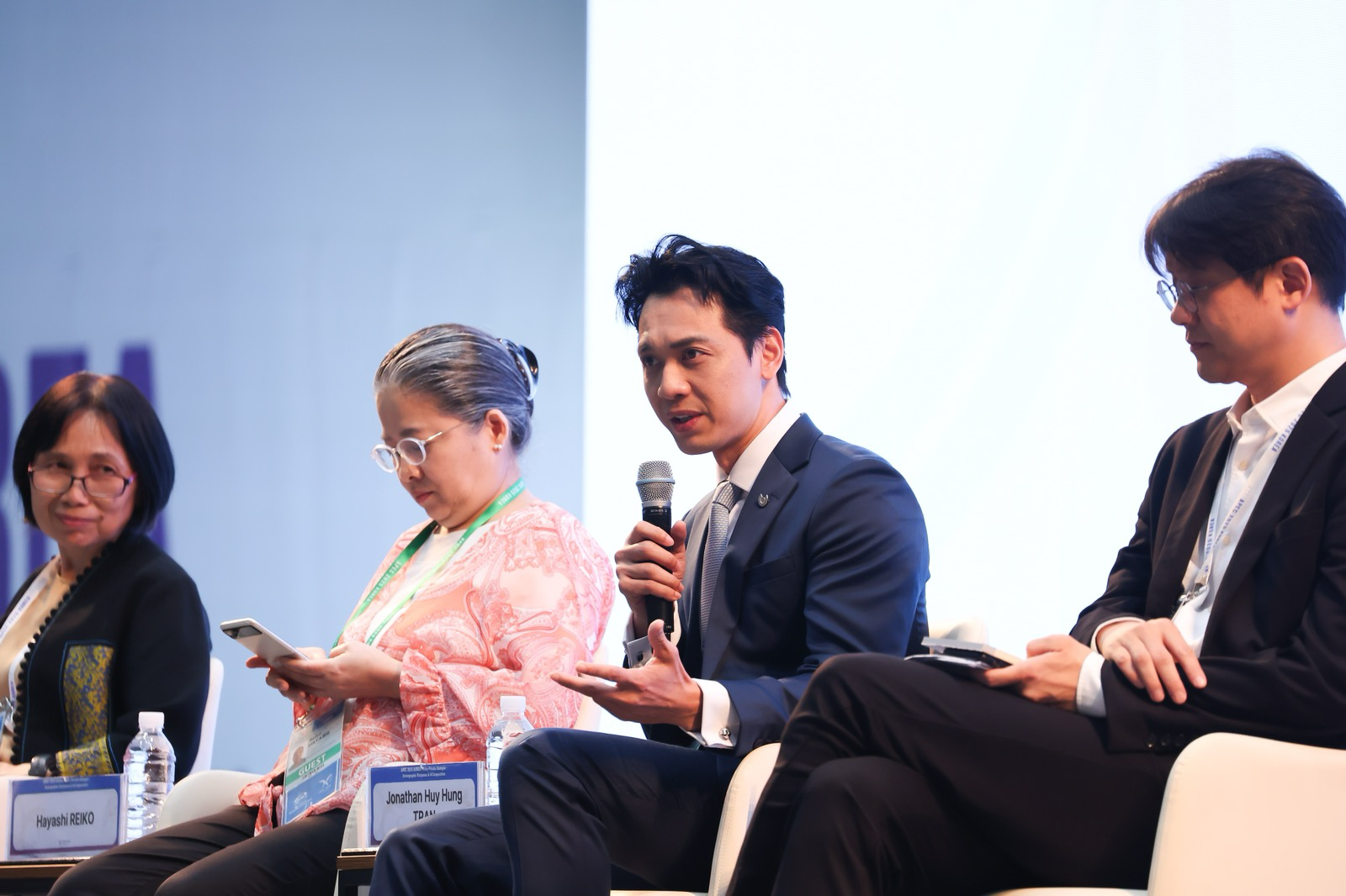 Ông Trần Hùng Huy phát biểu tại phiên thảo luận của APEC Public‑Private Dialogue.
