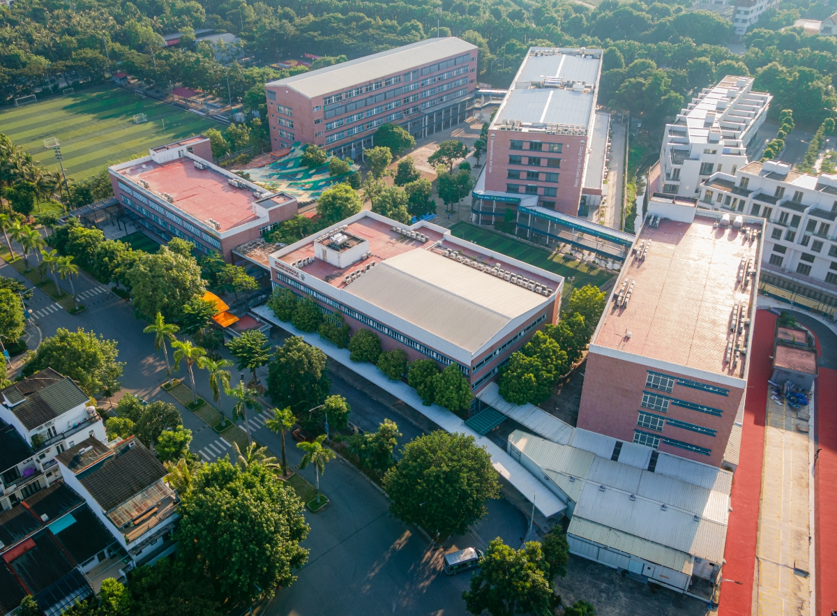 Trường Phổ thông liên cấp Edison nằm giữa không gian xanh mát của khu đô thị Ecopark.