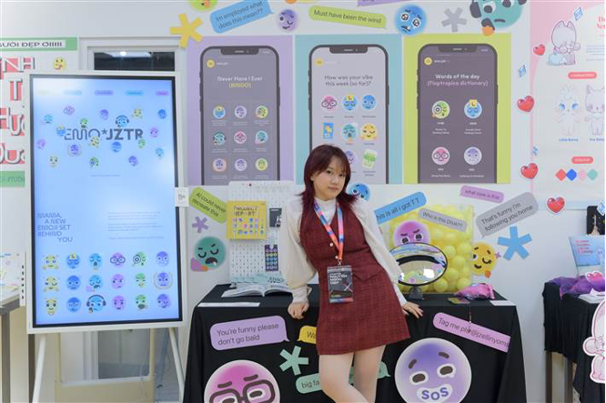 Nguyen Ngoc Diep’s “EMO*JZTR” project impressed numerous businesses. It’s a set of messaging emojis inspired by Gen Z’s online culture, particularly popular expressions and slang from TikTok, designed to make online conversations feel more relatable and engaging.