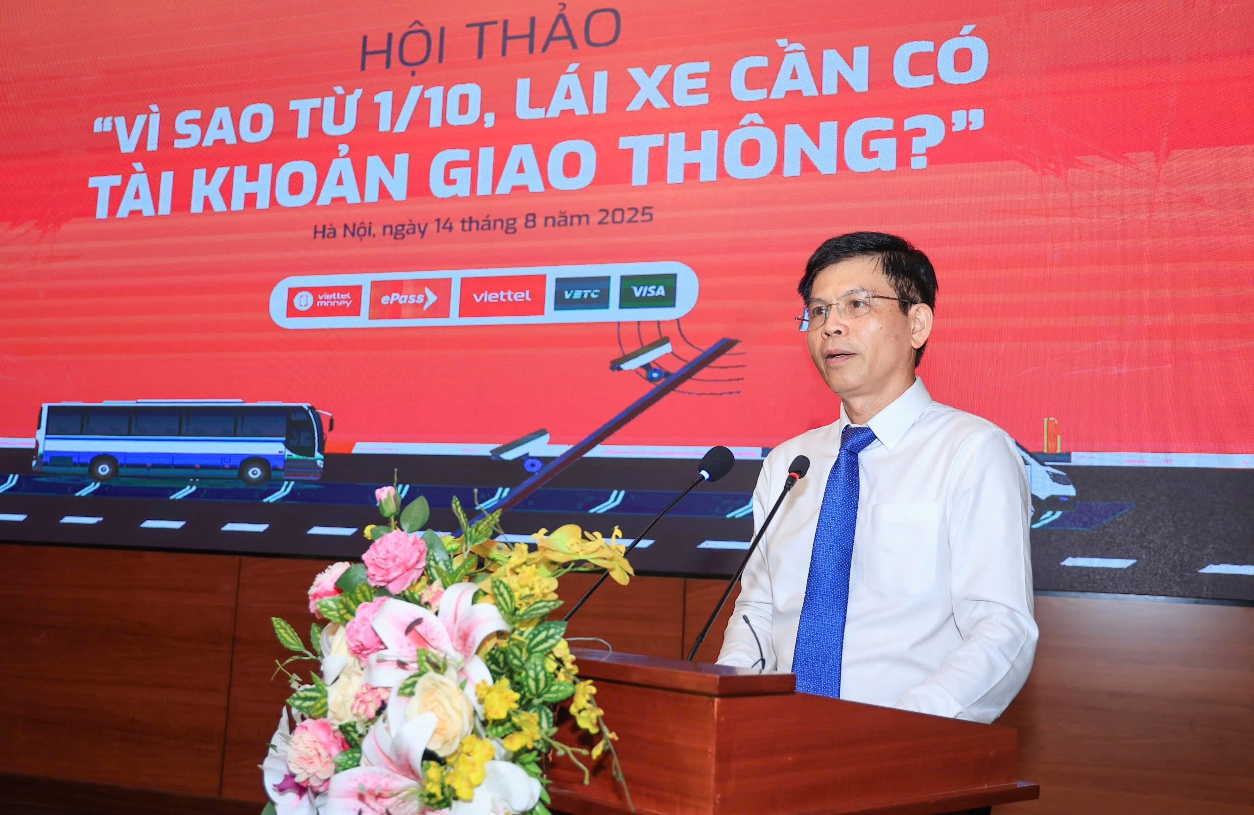 Thứ trưởng Bộ Xây dựng Lê Anh Tuấn phát biểu tại Hội thảo. Ảnh: Báo Xây dựng.