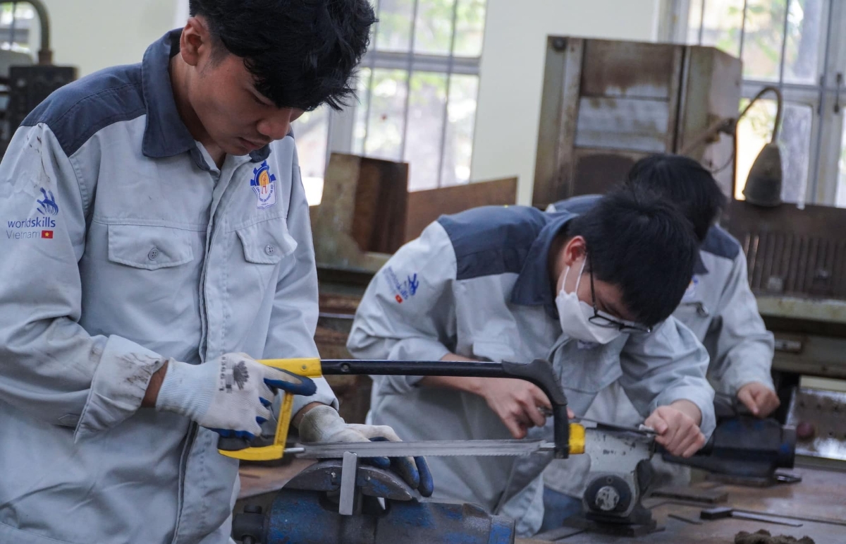 Việt Nam đang thiếu nhân lực có kỹ năng cao. Ảnh minh họa: Nhật Dương.