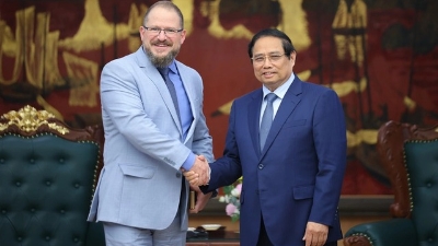 Vietnam set to become regional AI research hub:  Qualcomm CEO
