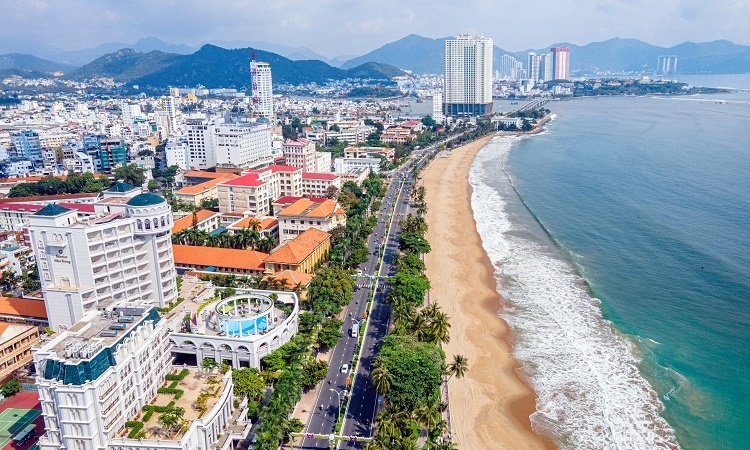 Two South Korea conglomerates announce investment expansion in Khanh Hoa