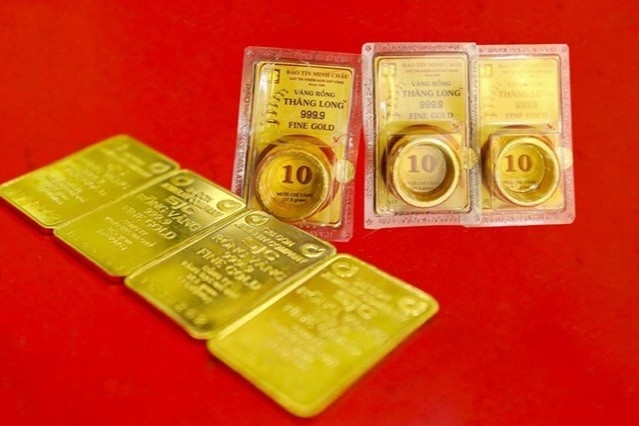 Giá mua, bán vàng miếng SJC tăng gấp đôi giá vàng nhẫn “4 số 9”