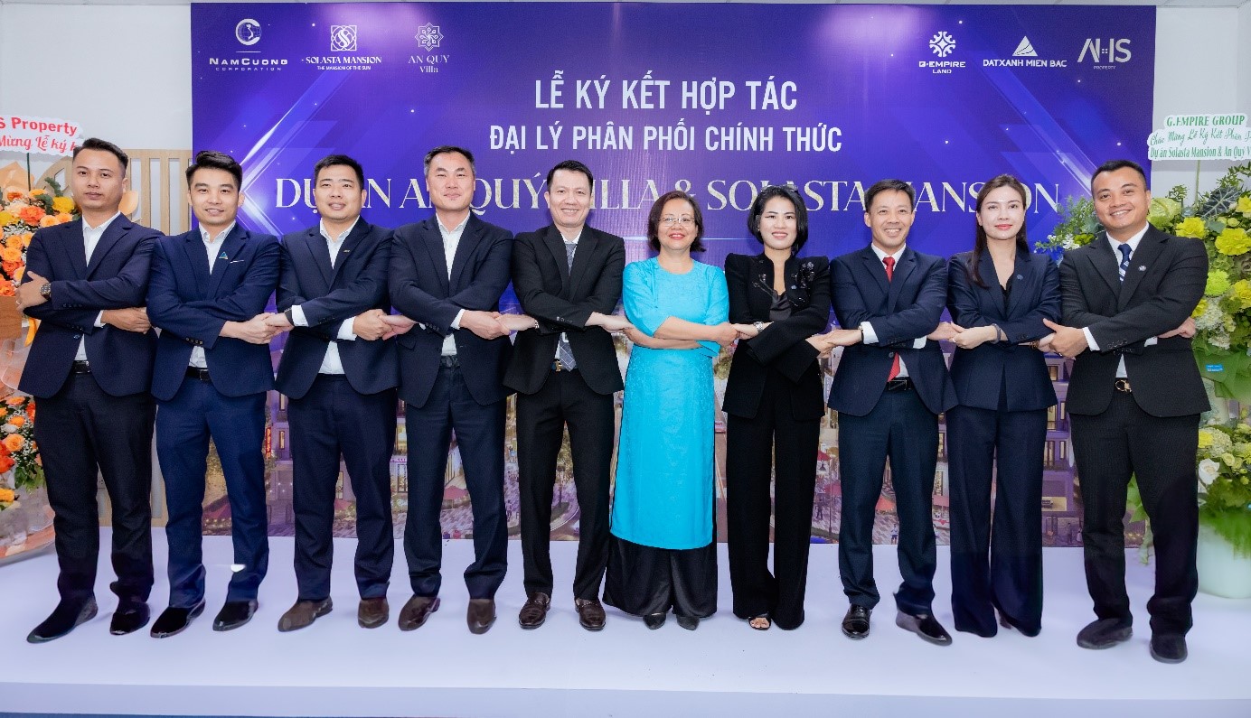 Khoảnh khắc ký kết ghi dấu mốc quan trọng, mở ra hợp tác chiến lược giữa Chủ đầu tư Nam Cường và các đối tác.
