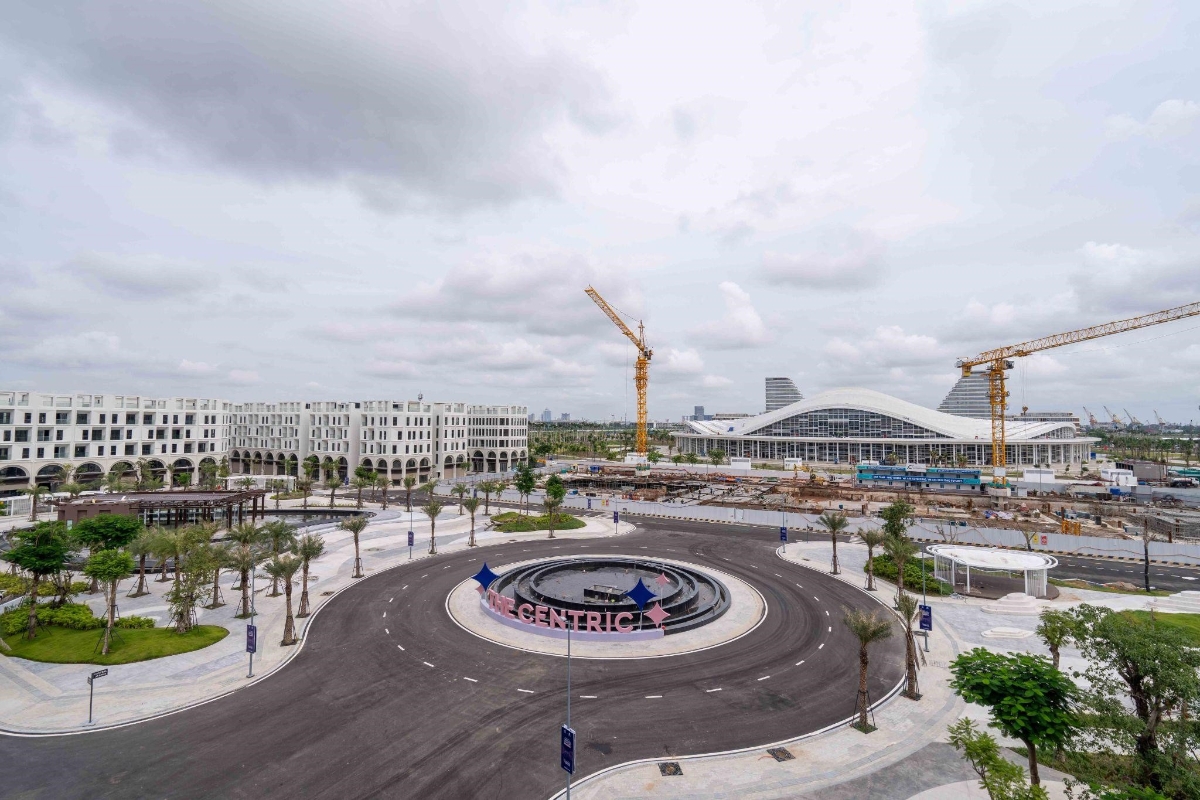 The Centric được kỳ vọng trở thành biểu tượng thương mại - văn hóa - giải trí tại trung tâm hành chính mới Hải Phòng. Dự án vừa được vinh danh Thiết kế kiến trúc có ý tưởng xuất sắc nhất châu Á tại ADDA 2025.