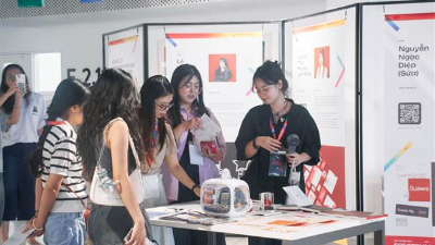 Dazzled by a vibrant array of creative works at BUV’s student art exhibition