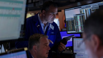 S&P 500 lập kỷ lục mới dù báo cáo PPI nóng hơn dự báo, giá dầu cao nhất 1 tuần