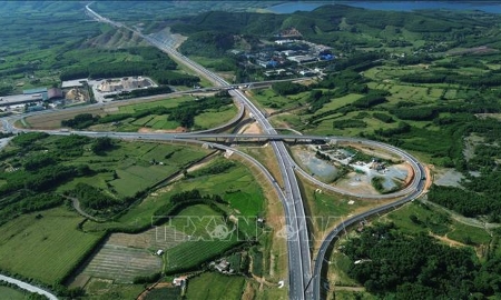 Cao tốc Vũng Áng - Bùng. Ảnh: Quốc Khánh.