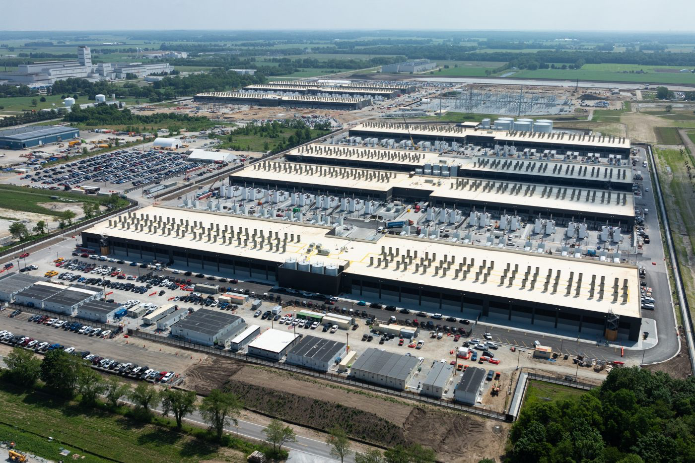 Bên trong cuộc đua xây dựng năng lực AI không ngừng nghỉ