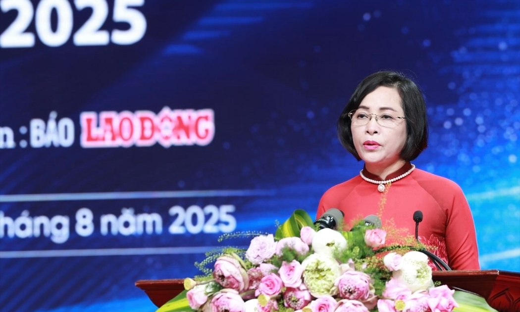 Ủy viên Trung ương Đảng, Phó Chủ tịch Quốc hội Nguyễn Thị Thanh phát biểu tại Lễ vinh danh Doanh nghiệp tiêu biểu vì người lao động năm 2025. Ảnh: Hải Nguyễn.