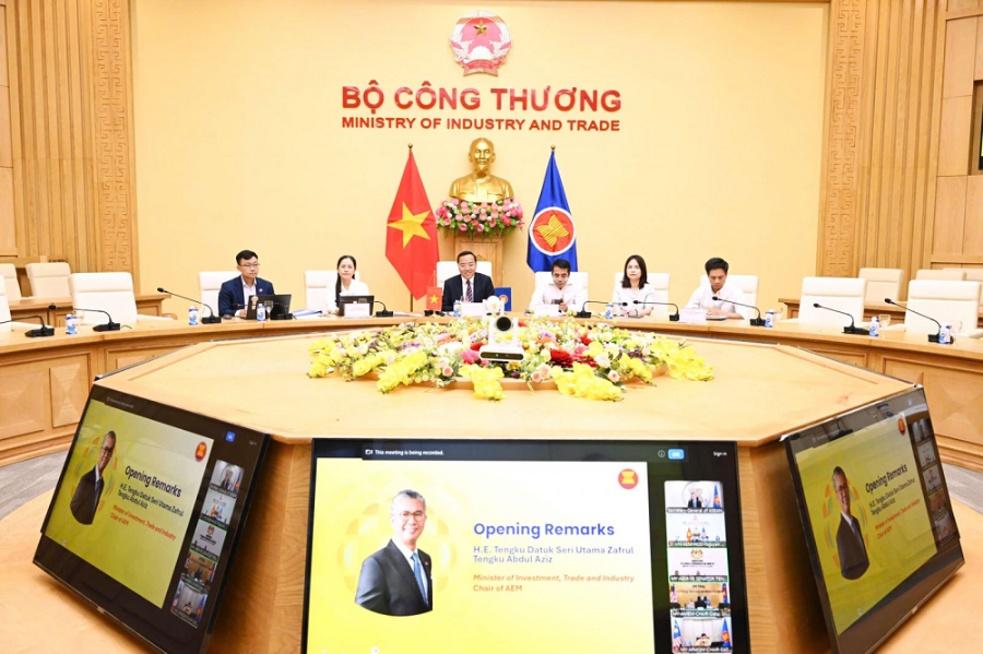 Đoàn Việt Nam tham dự hội nghị do Thứ trưởng Bộ Công Thương Nguyễn Hoàng Long làm Trưởng đoàn. Ảnh: moit.gov.vn