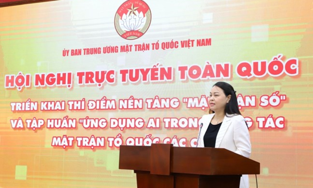 Bà Nguyễn Thị Thu Hà, Ủy viên Trung ương Đảng, Phó Bí thư Thường trực Đảng ủy Mặt trận Tổ quốc, các đoàn thể Trung ương, Phó Chủ tịch - Tổng Thư ký Ủy ban Trung ương Mặt trận Tổ quốc Việt Nam phát biểu chỉ đạo tại Hội nghị. Ảnh: mattran.org.vn.