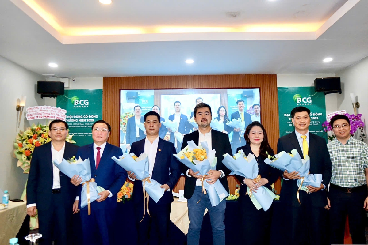 5 thành viên HĐQT nhiệm kỳ 2025-2030 của BCG Energy ra mắt đại hội.