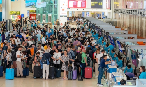 Sân bay Nội Bài đón lượng khách quốc tế kỷ lục dịp lễ Quốc khánh 2/9