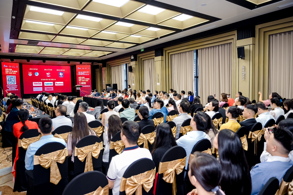 Toàn cảnh phiên đối thoại chuyên đề “Khởi nghiệp – Đổi mới sáng tạo” diễn ra chiều ngày 15/8.