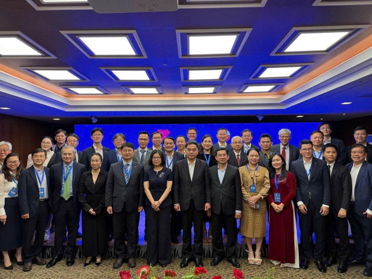 Đại diện các doanh nghiệp Việt Nam - Hàn Quốc tại chương trình Gặp gỡ Doanh nghiệp TP. Hồ Chí Minh – Busan 2025.