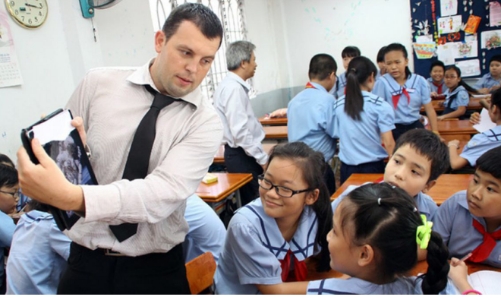 “Nới” thủ tục, quy trình cấp phép cho người lao động nước ngoài tại Việt Nam 