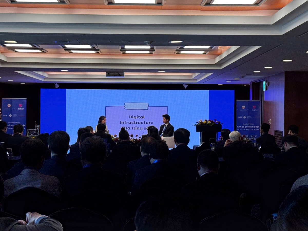 Đại diện G-Group, ông Hà Trung Kiên chia sẻ về giải pháp Hạ tầng số kết nối xuyên biên giới.