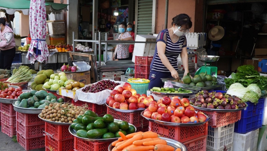 Nhiều chợ truyền thống ở TP.HCM hoạt động cầm chừng, vắng khách. Ảnh minh họa