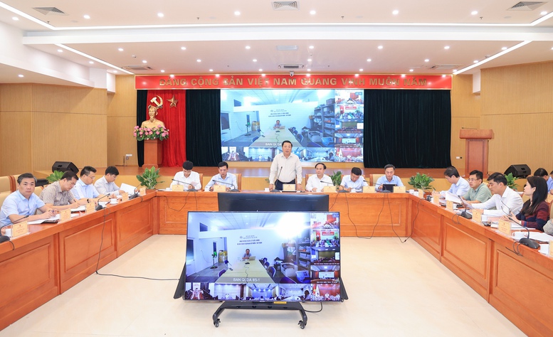 Bộ Xây dựng đề nghị các chủ đầu tư nhìn nhận lại những vướng mắc để có giải pháp tháo gỡ.