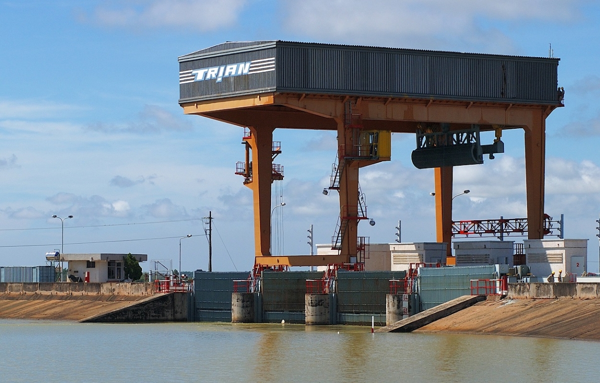 Khởi công Dự án Nhà máy Thủy điện Trị An mở rộng ngày 19/8, tổng công suất 200 MW.