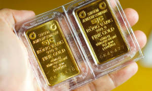 Giá bán vàng miếng SJC lần đầu tiên chạm mốc 125 triệu đồng mỗi lượng