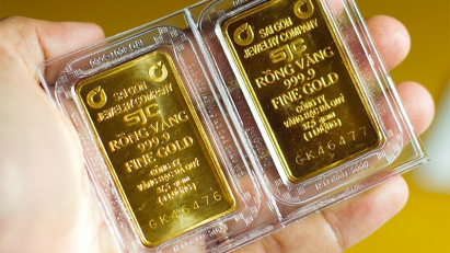 Giá bán vàng miếng SJC lần đầu tiên chạm mốc 125 triệu đồng mỗi lượng