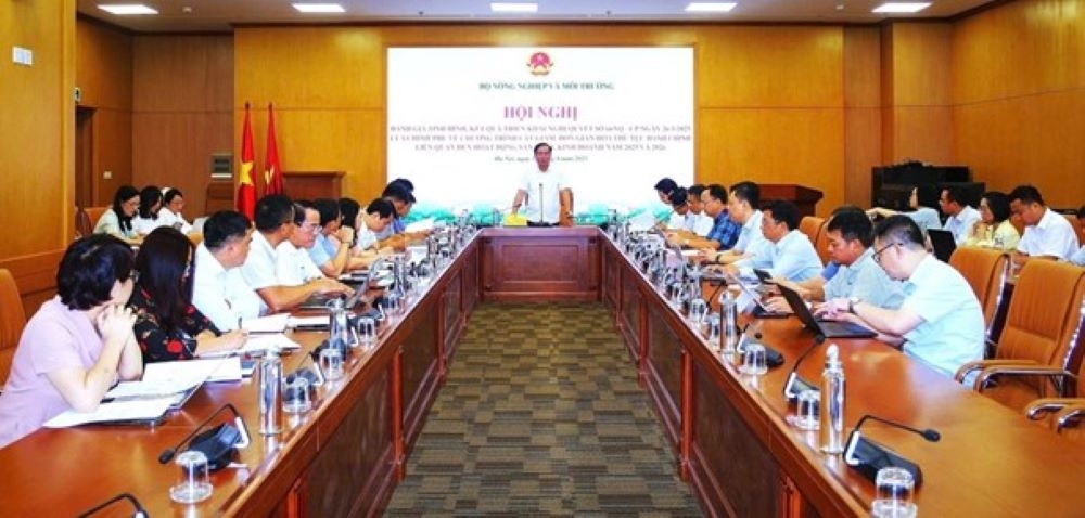 Thứ trưởng Bộ Nông nghiệp và Môi trường Võ Văn Hưng chủ trì Hội nghị đánh giá tình hình và kết quả triển khai Nghị quyết số 66/NQ-CP.