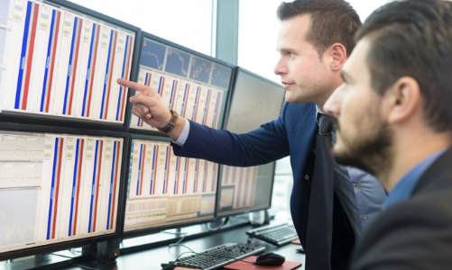 Khối ngoại vẫn bán ròng gần 1.600 tỷ, cá nhân và tổ chức trong nước 