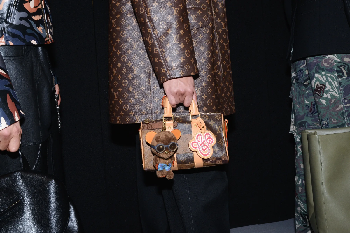 Móc treo túi trở thành những món đồ "xa xỉ nhỏ" bán chạy. Ảnh: Louis Vuitton