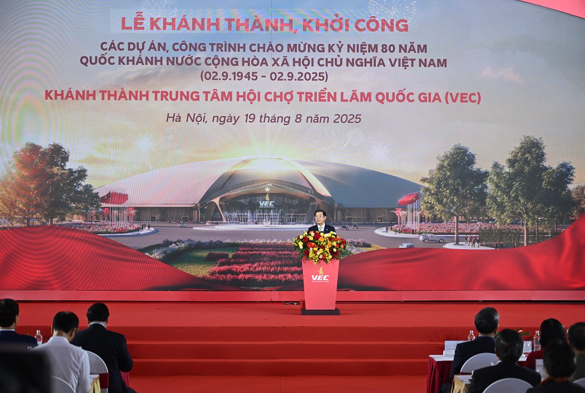 Ông Nguyễn Việt Quang - Phó Chủ tịch kiêm Tổng giám đốc Tập đoàn Vingroup phát biểu.