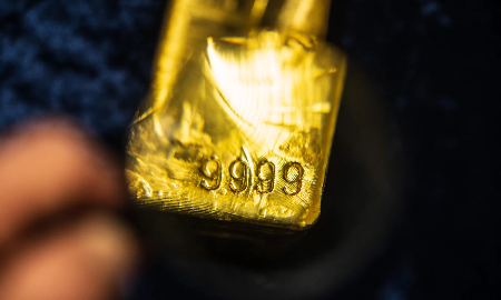 Giá vàng giằng co trong lúc đồng USD mạnh lên