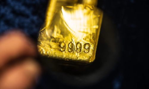 Giá vàng giằng co trong lúc đồng USD mạnh lên