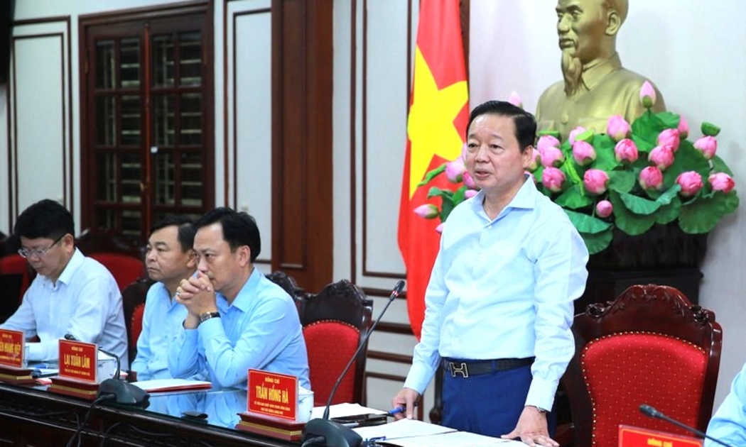 Phó Thủ tướng Trần Hồng Hà cùng đoàn công tác của Chính phủ làm việc với lãnh đạo tỉnh Ninh Bình. (Ảnh: Minh Khôi)