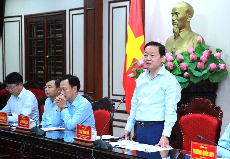 Phó Thủ tướng Trần Hồng Hà cùng đoàn công tác của Chính phủ làm việc với lãnh đạo tỉnh Ninh Bình. (Ảnh: Minh Khôi)