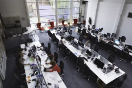 Chủ tịch phụ trách cơ sở hạ tầng AI Cisco bác bỏ ý kiến cho rằng các công ty có nên cắt giảm việc tuyển dụng sinh viên mới ra trường do AI.