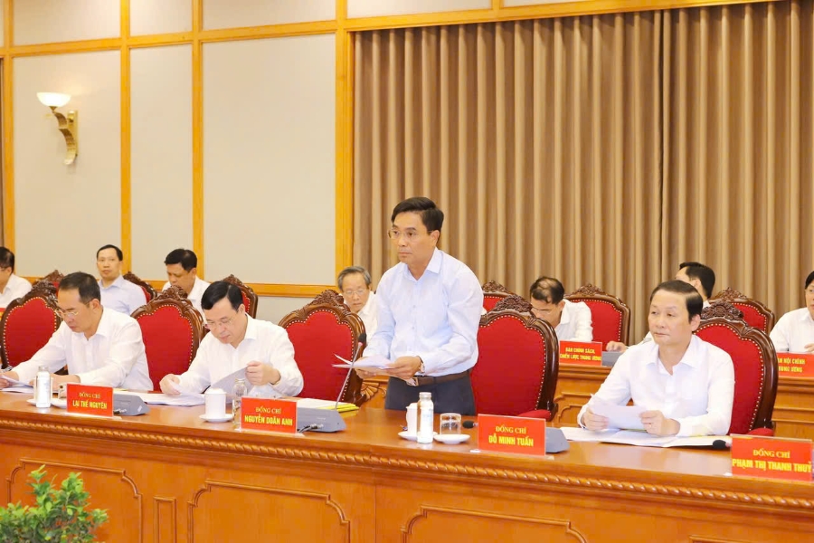 Bí thư Tỉnh ủy Thanh Hóa Nguyễn Doãn Anh phát biểu tại buổi làm việc