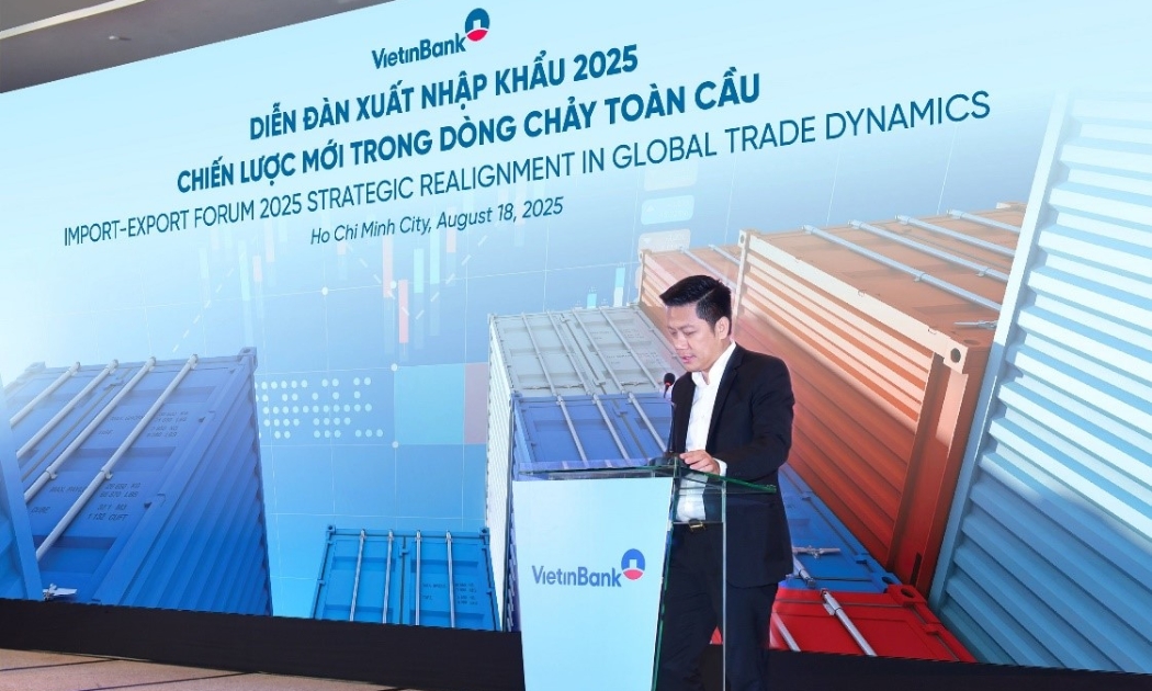 Ông Lê Duy Hải - Phó Tổng giám đốc kiêm Giám đốc VietinBank TP. HCM phát biểu khai mạc sự kiện.
