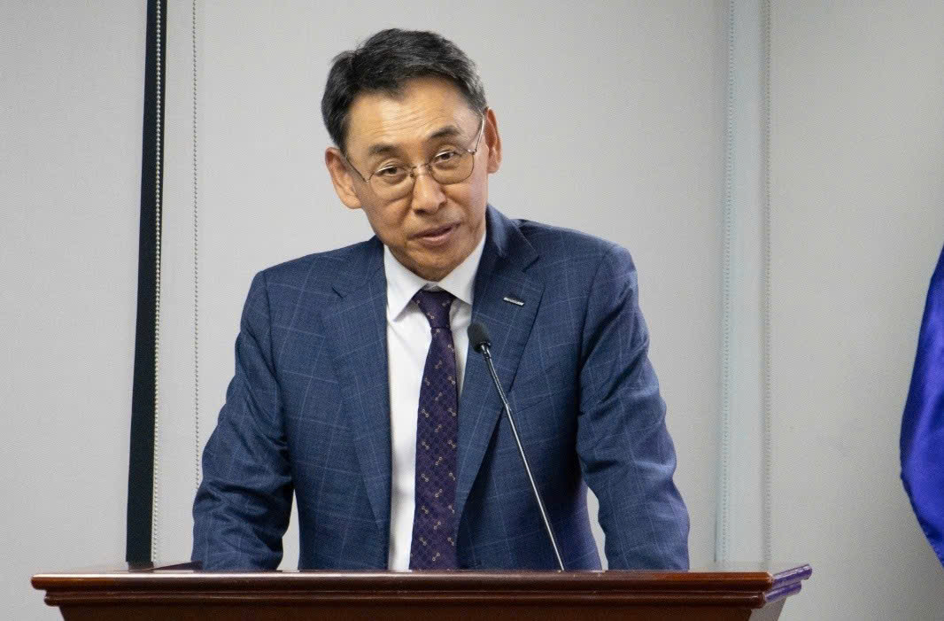Ông Yeonin Jung, Phó Chủ tịch Tập đoàn Doosan EnỂnbility, phát biểu tại buổi lễ
