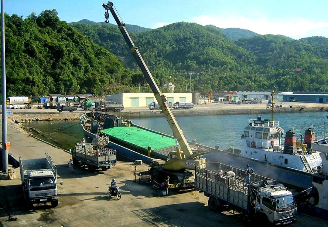 Khu bến Vũng Rô thuộc thị xã Đông Hòa, tỉnh Phú Yên (cũ), nay là xã Đông Hòa, tỉnh Đắk Lắk. Ảnh: Hồ Như