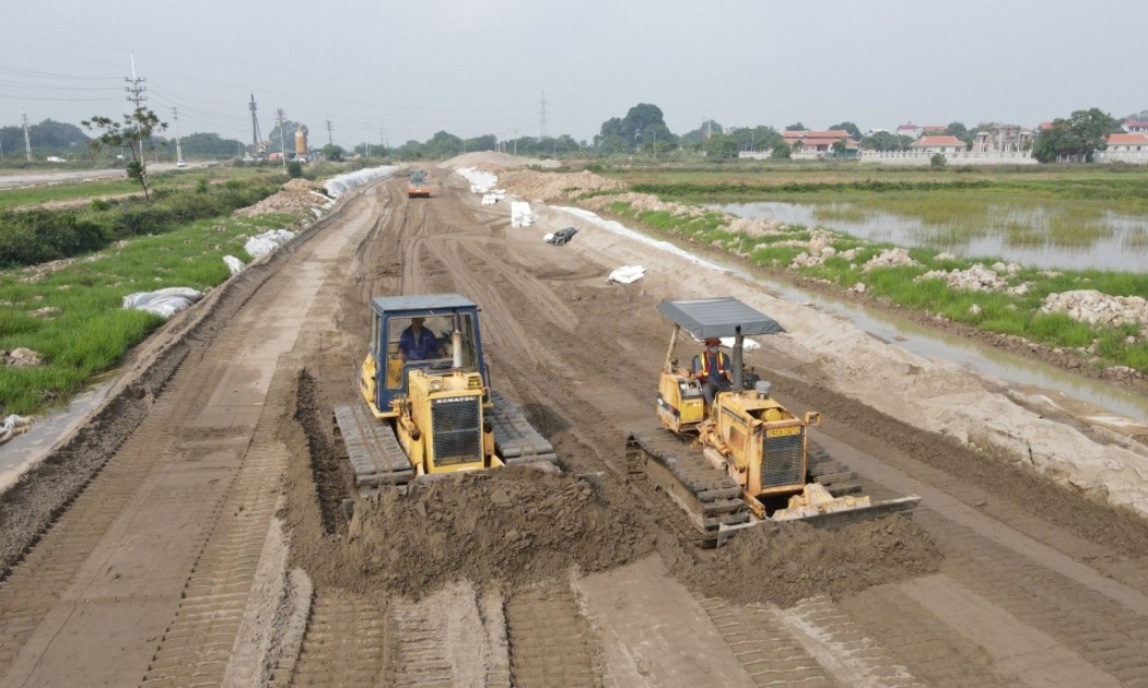 Nhiều dự án cao tốc phải chạy đua tiến độ để kịp hoàn thành trước ngày 19/12