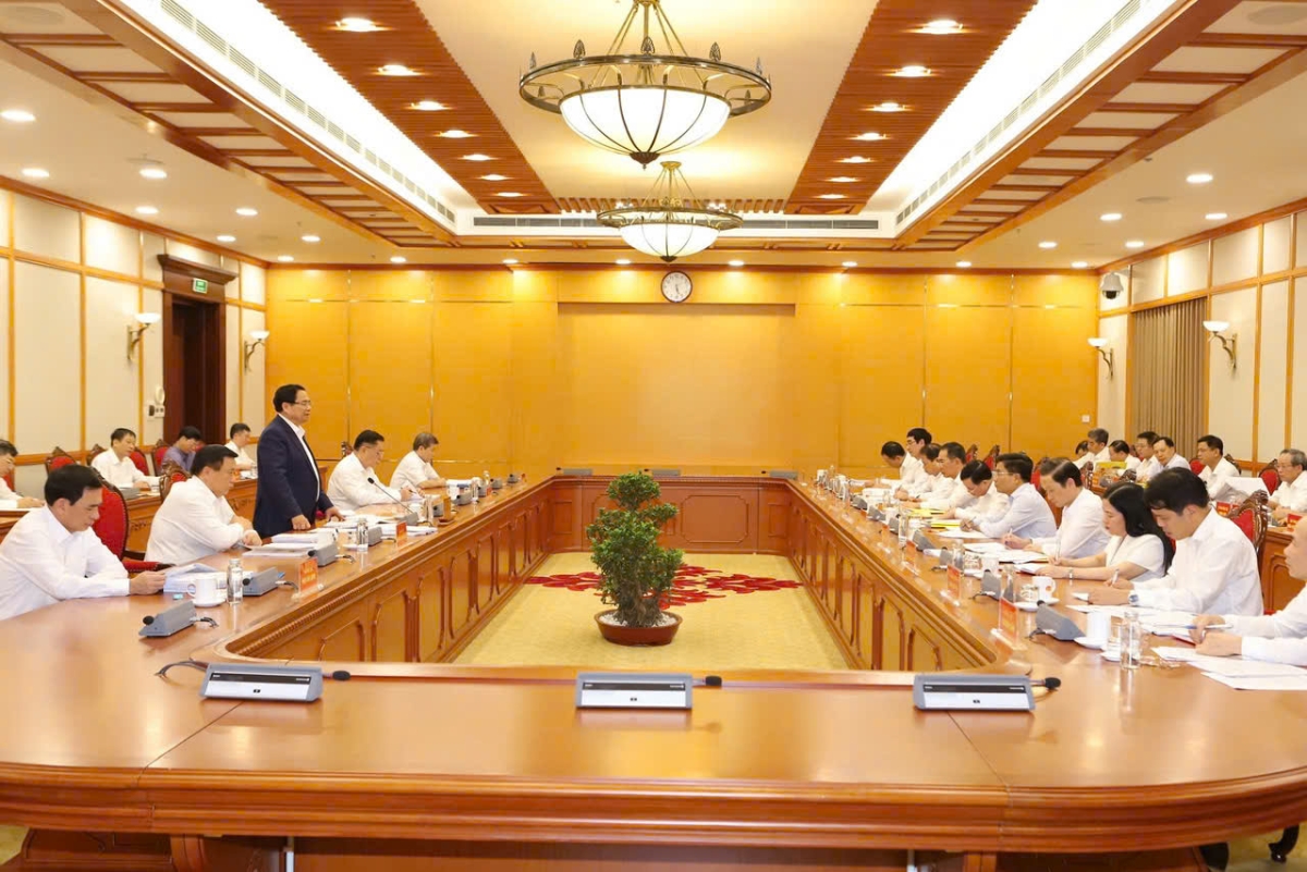 Thủ tướng cũng nhấn mạnh vai trò liên kết vùng: Thanh Hóa không thể phát triển riêng lẻ, mà phải gắn với Hà Nội, Bắc Trung Bộ và vùng Bắc Bộ, tránh tư duy cục bộ