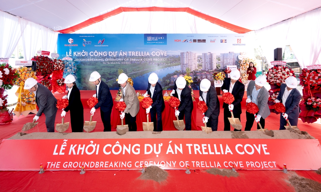 Các đại biểu thực hiện nghi thức khởi công dự án Trellia Cove.