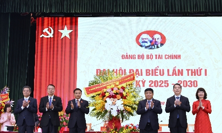 Nửa đầu năm 2025, thu ngân sách hộ kinh doanh tăng 131% và gần 200.000 hộ bị xử lý vi phạm