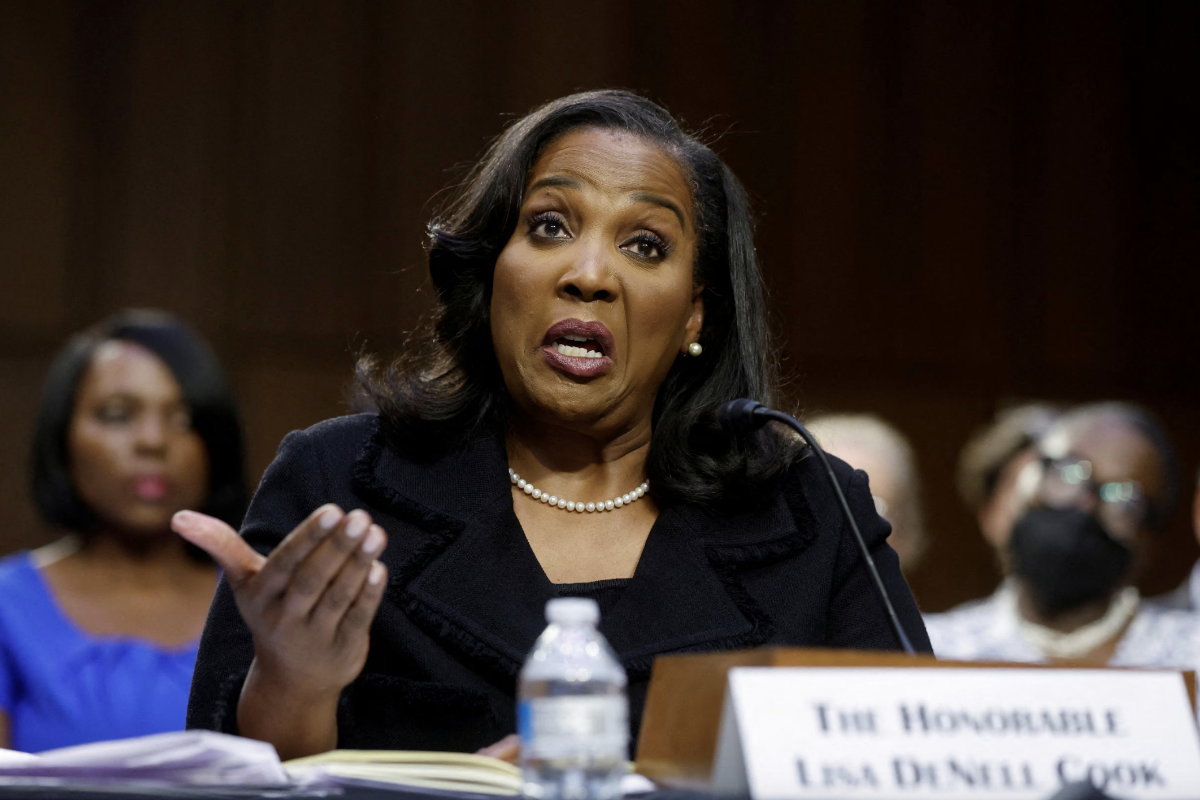 Thống đốc Fed Lisa Cook - Ảnh: Reuters.