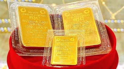 Một doanh nghiệp bất ngờ niêm yết giá vàng miếng bán ra tại 131 triệu đồng/lượng
