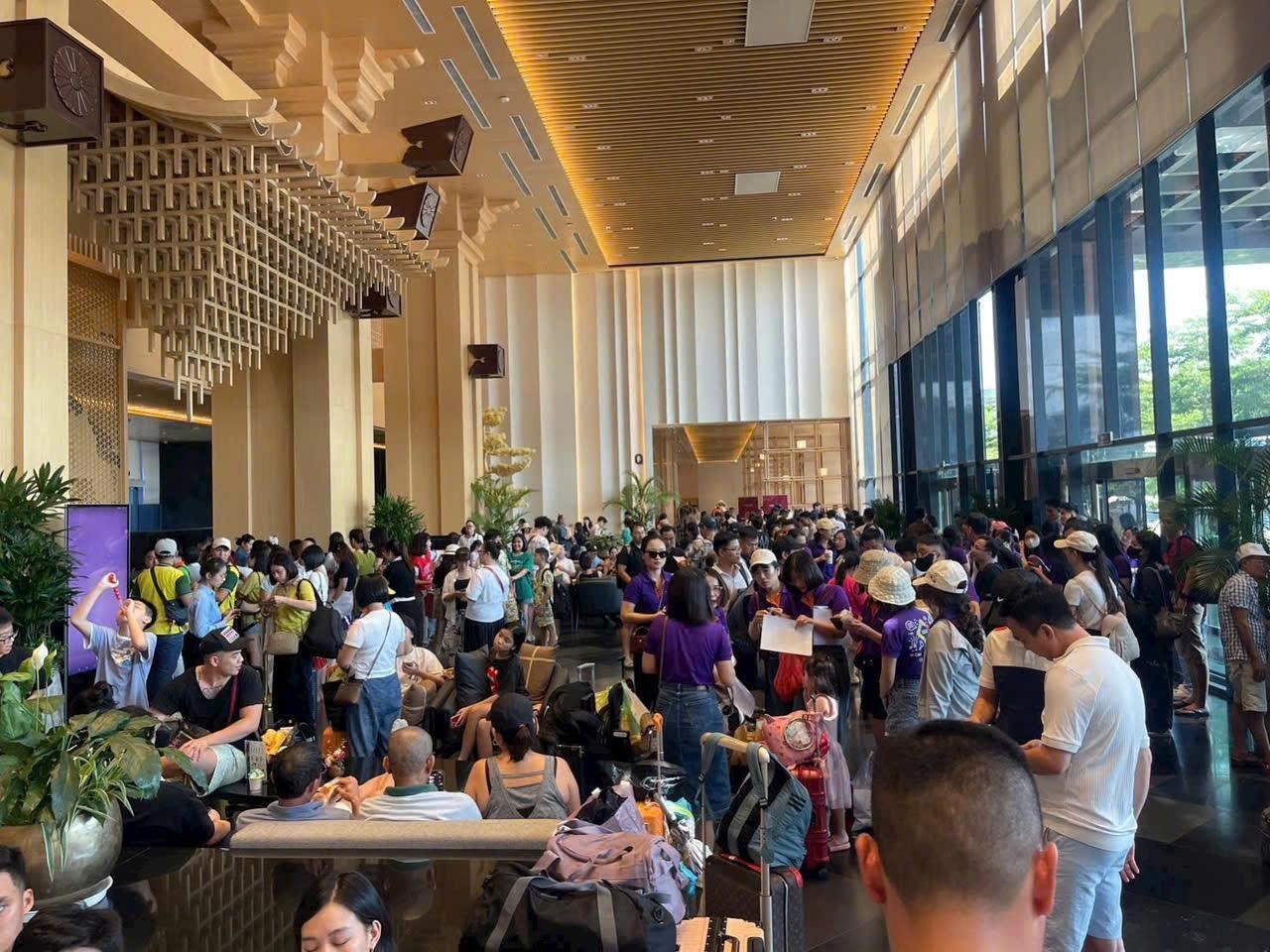 Quần thể nghỉ dưỡng Lynn Times Thanh Thủy “cháy phòng” đón khách tham quan trải nghiệm khoáng nóng tự nhiên.
