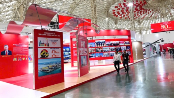 Gấp rút hoàn thành khu triển lãm thành tựu 80 năm ngành công thương 