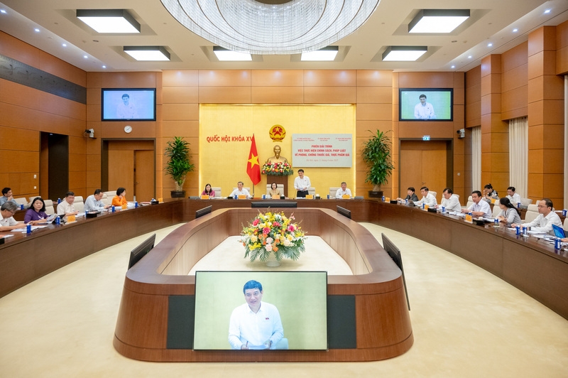 Phiên giải trình “việc thực hiện chính sách, pháp luật về phòng, chống thuốc giả, thực phẩm giả”. Ảnh: Quốc hội